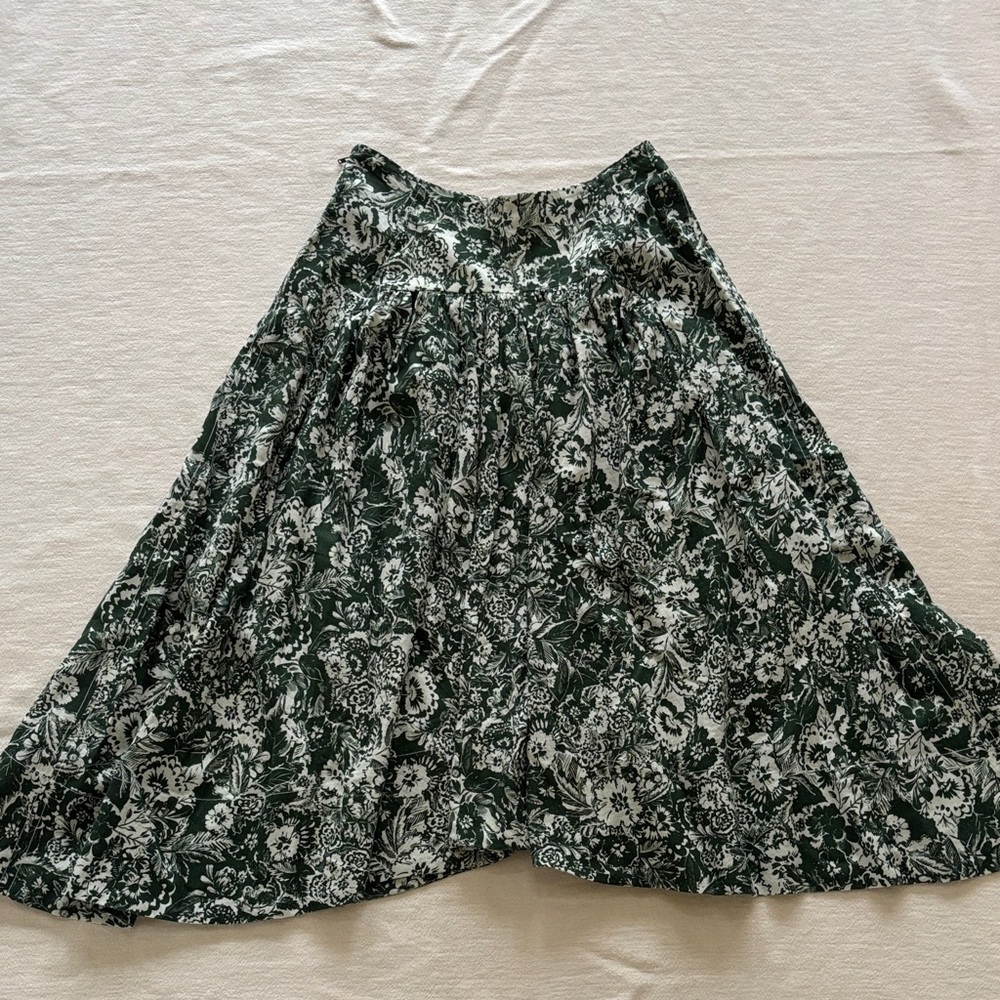 Anthropologie Forest Green and White Floral A-Line Skirt Size 10 New condition